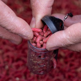 Alternative view of Kamasan Black Cap Fishing Feeder